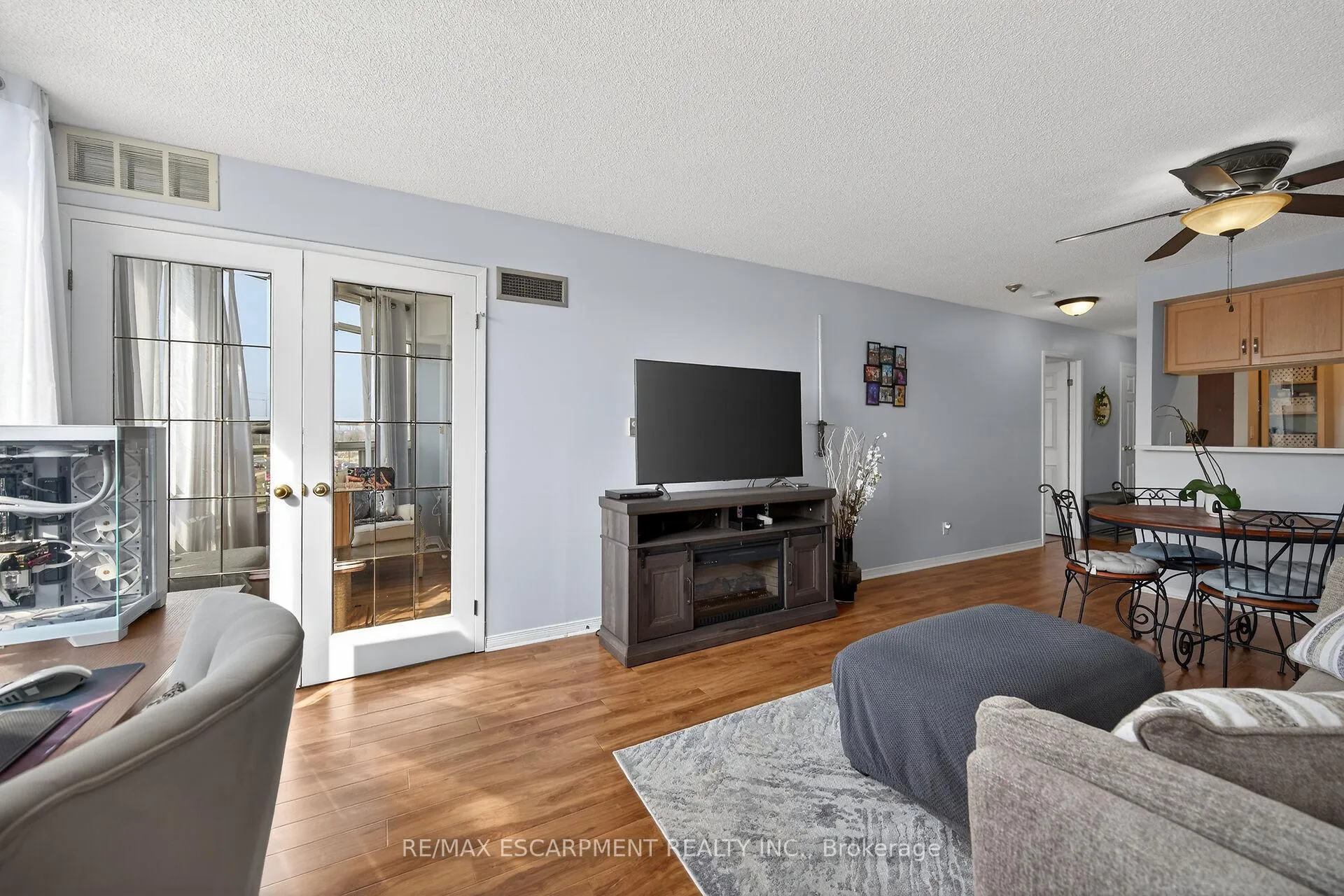 Photo 16 of Unit 301, 495 Highway 8, Hamilton, Stoney Creek — HOMEH