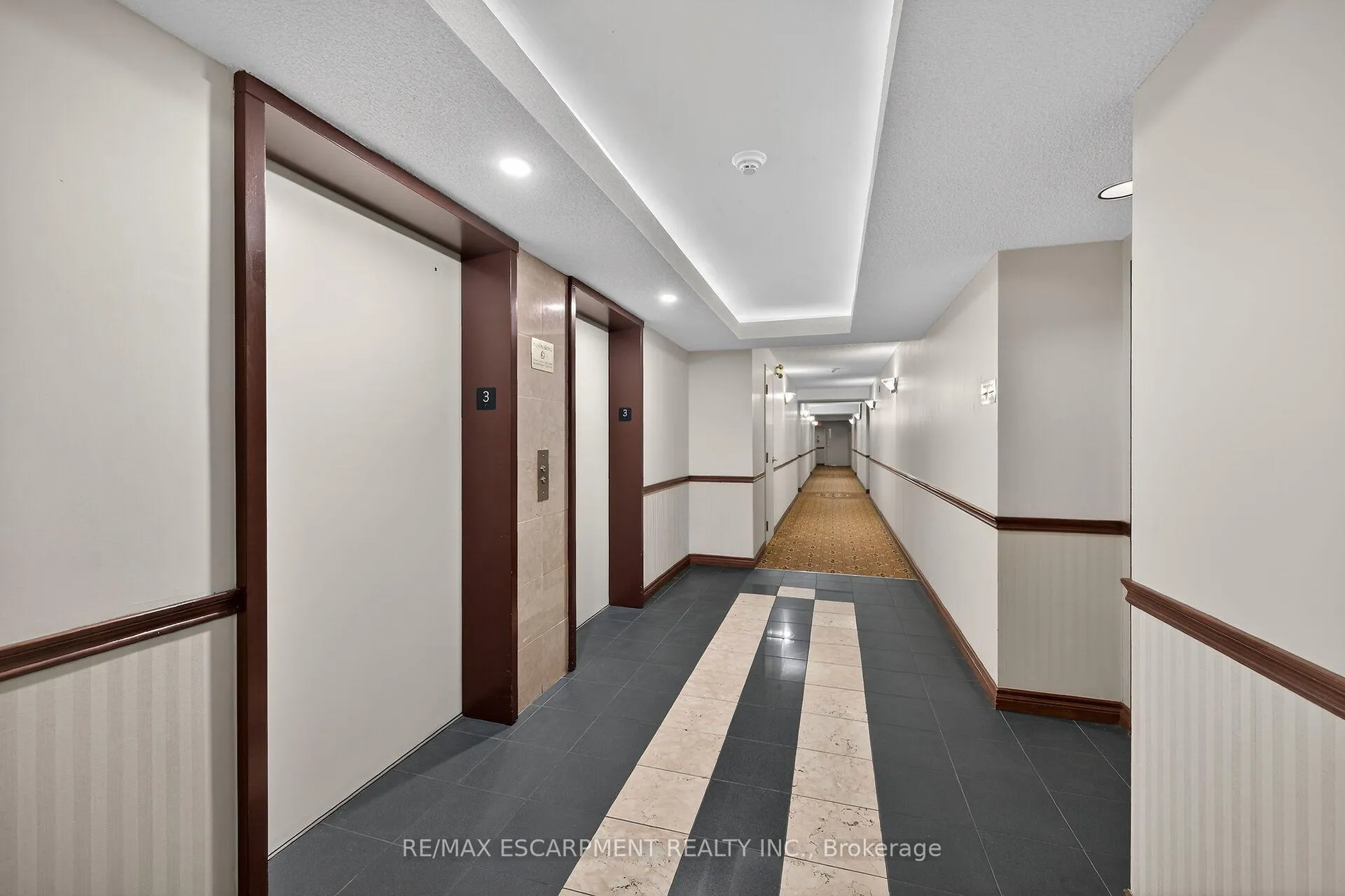 Photo 31 of Unit 301, 495 Highway 8, Hamilton, Stoney Creek — HOMEH