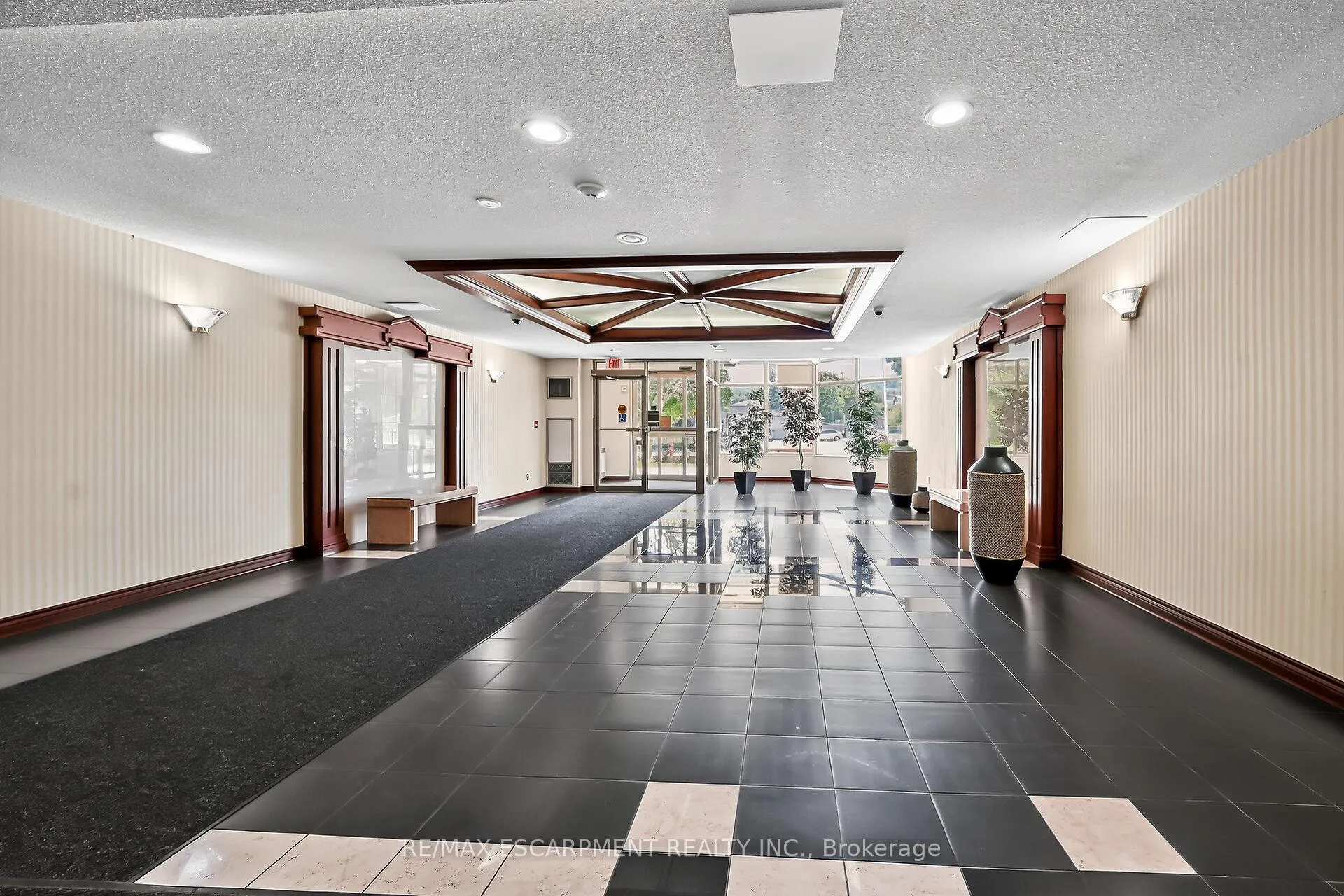 Photo 33 of Unit 301, 495 Highway 8, Hamilton, Stoney Creek — HOMEH