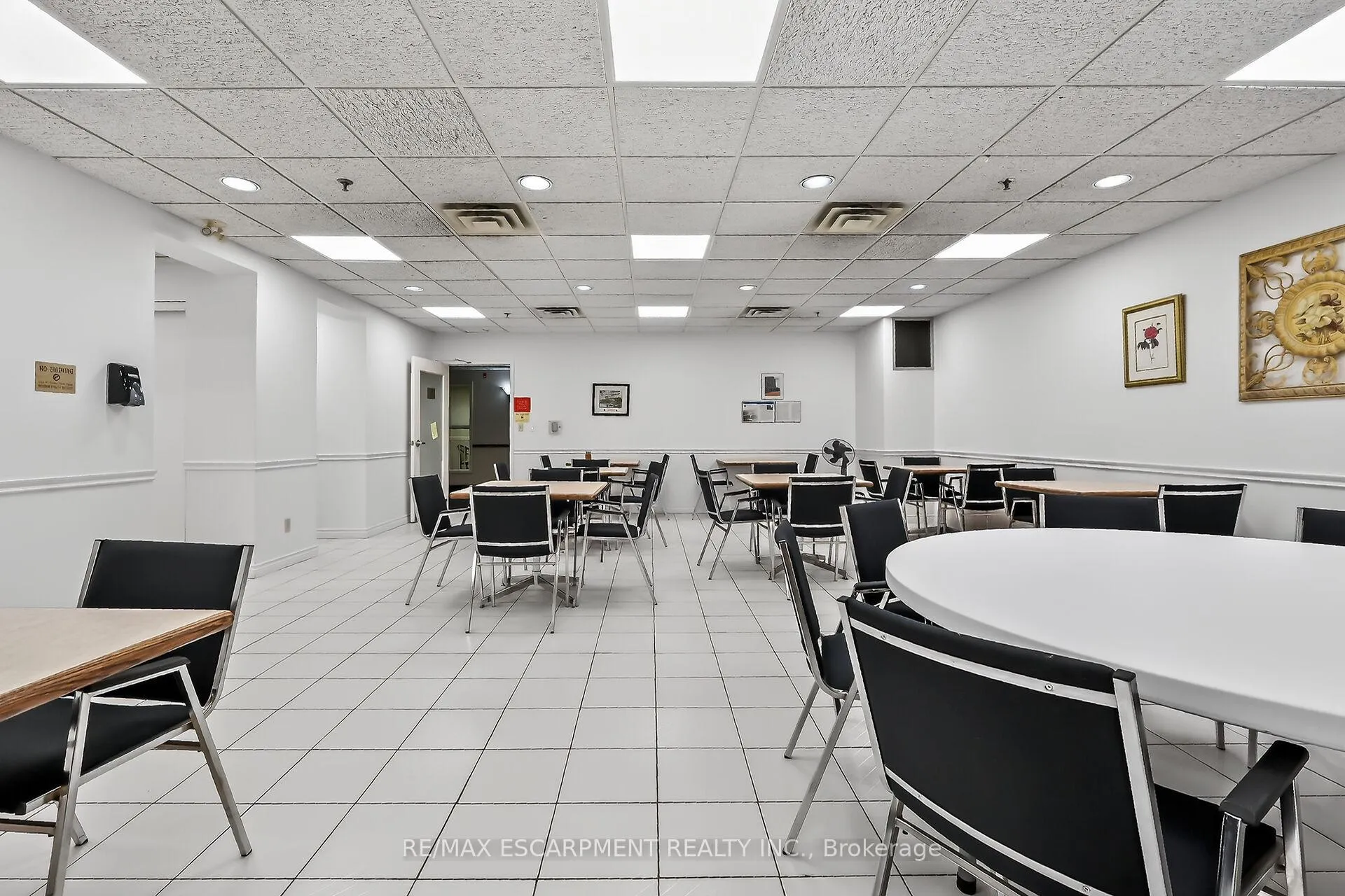 Photo 37 of Unit 301, 495 Highway 8, Hamilton, Stoney Creek — HOMEH