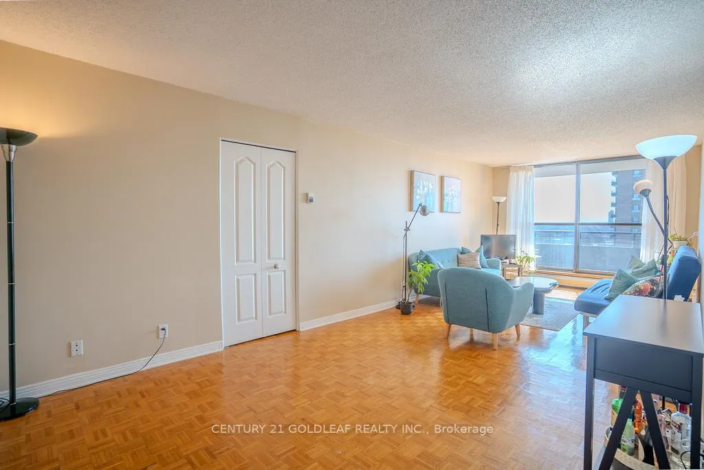 Photo 10 of Unit 1406, 505 St Laurent Boulevard, Ottawa, Viscount Alexander Park — HOMEH