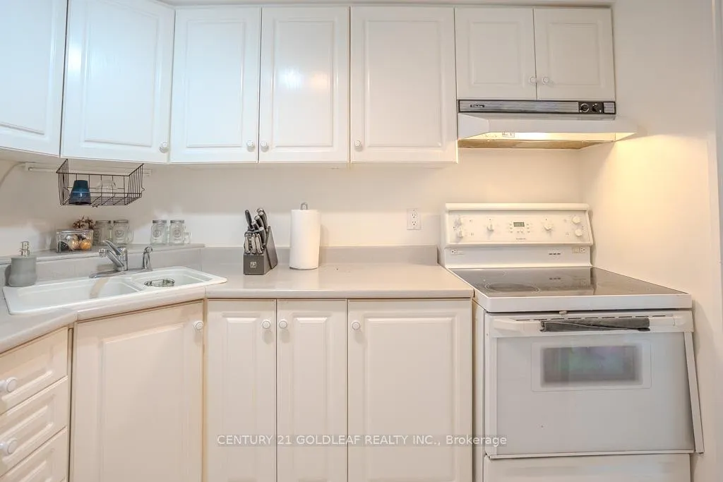 Photo 13 of Unit 1406, 505 St Laurent Boulevard, Ottawa, Viscount Alexander Park — HOMEH