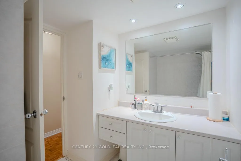 Photo 31 of Unit 1406, 505 St Laurent Boulevard, Ottawa, Viscount Alexander Park — HOMEH