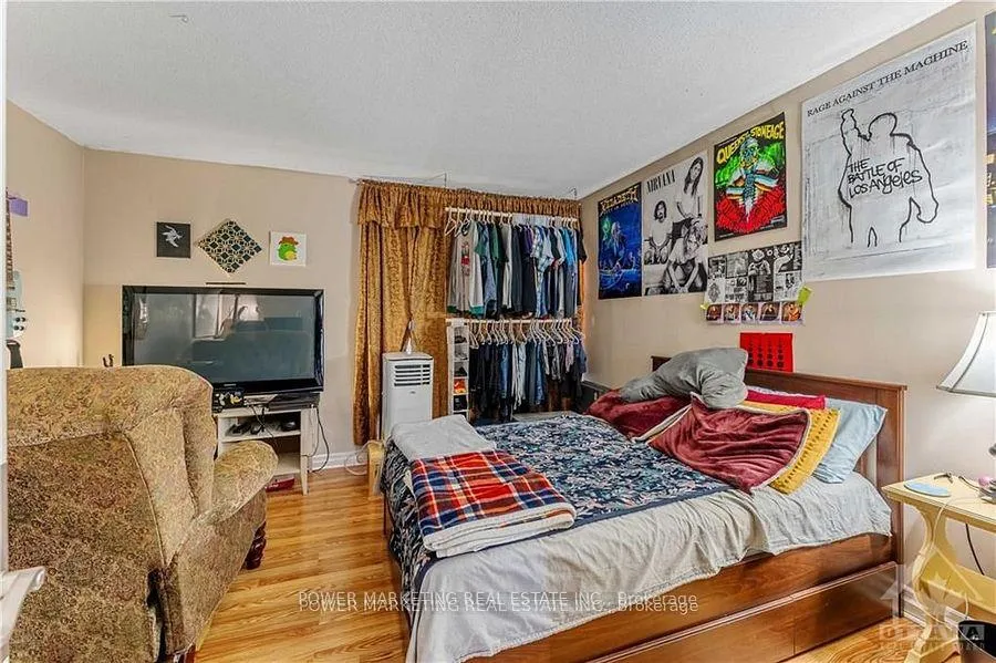 Photo 11 of 2445 Clementine Boulevard, Ottawa, Heron Park — HOMEH