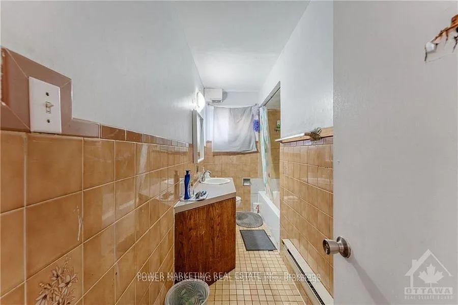 Photo 16 of 2445 Clementine Boulevard, Ottawa, Heron Park — HOMEH
