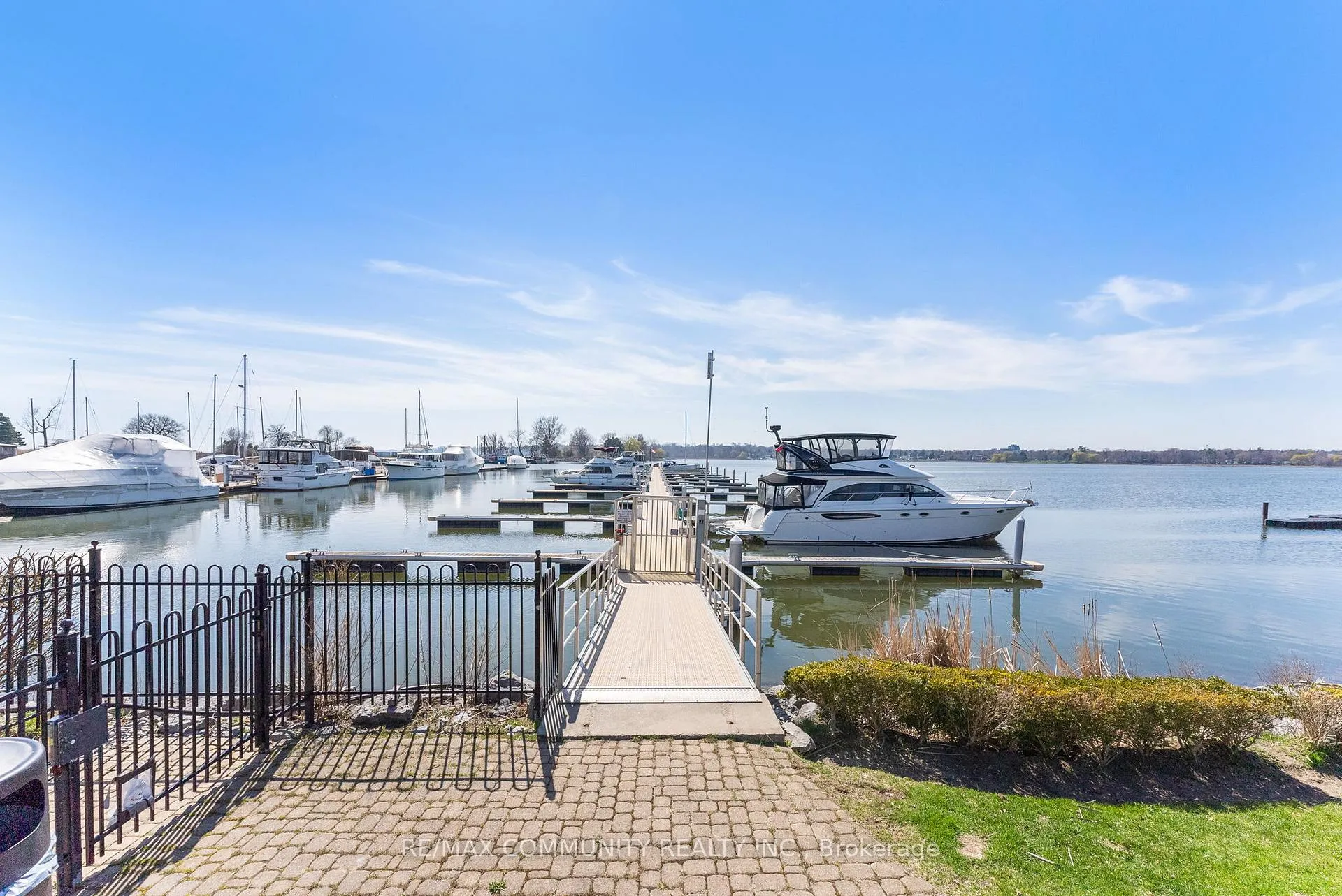 Photo 6 of Unit 19, 1295 Wharf Street, Pickering, Bay Ridges — HOMEH