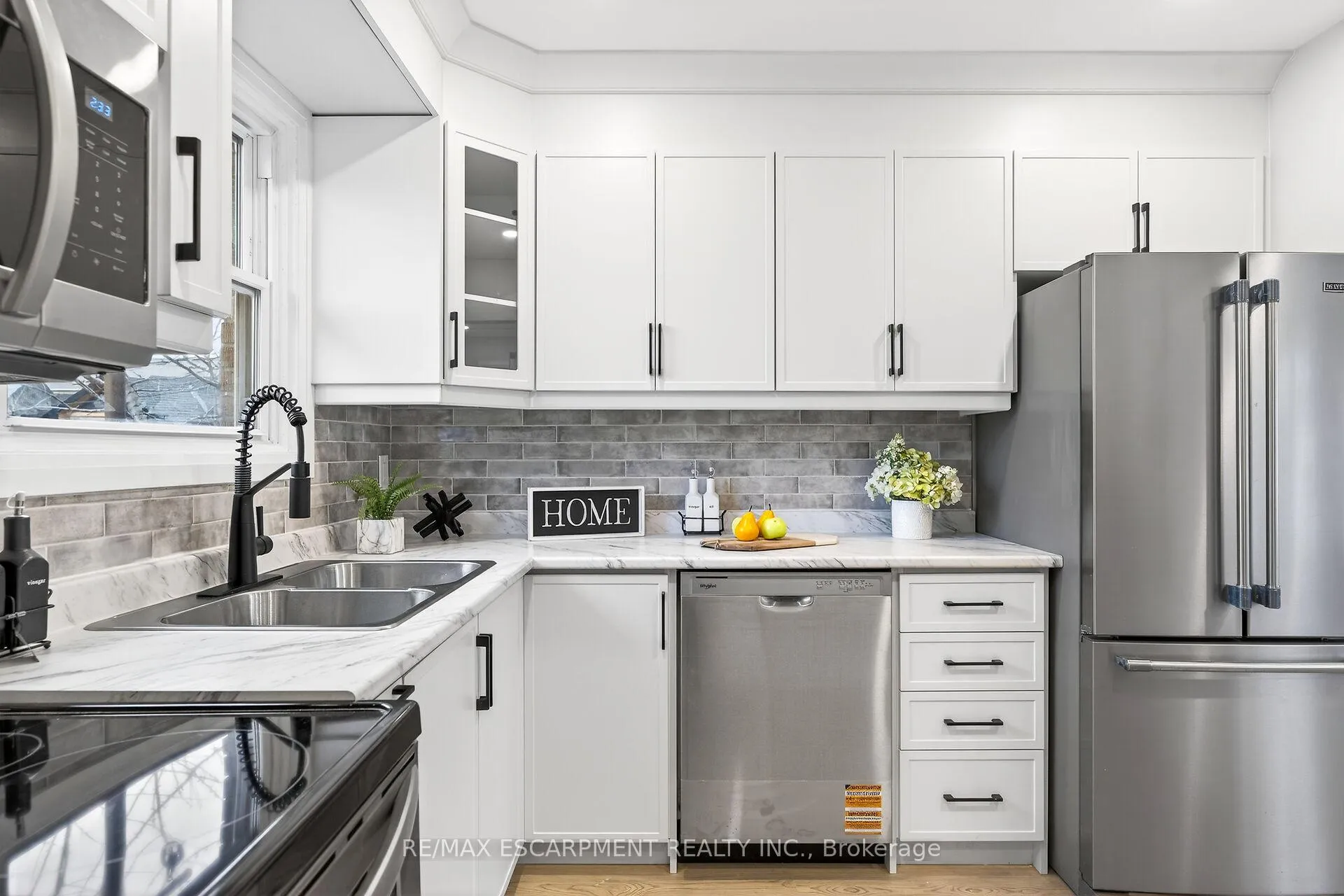 Photo 4 of Unit 5, 74 Ellis Avenue, Hamilton, Crown Point — HOMEH
