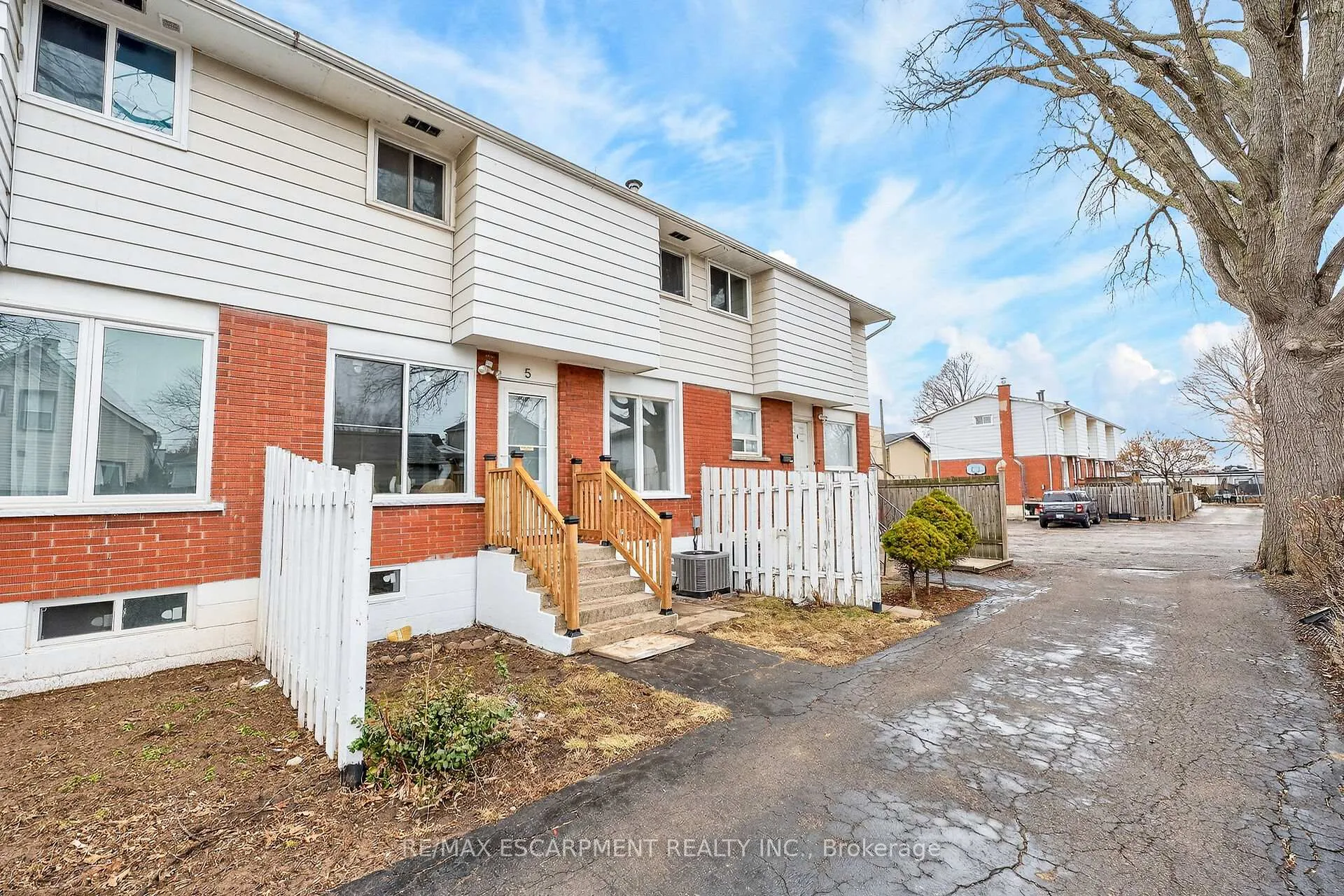 Photo 8 of Unit 5, 74 Ellis Avenue, Hamilton, Crown Point — HOMEH