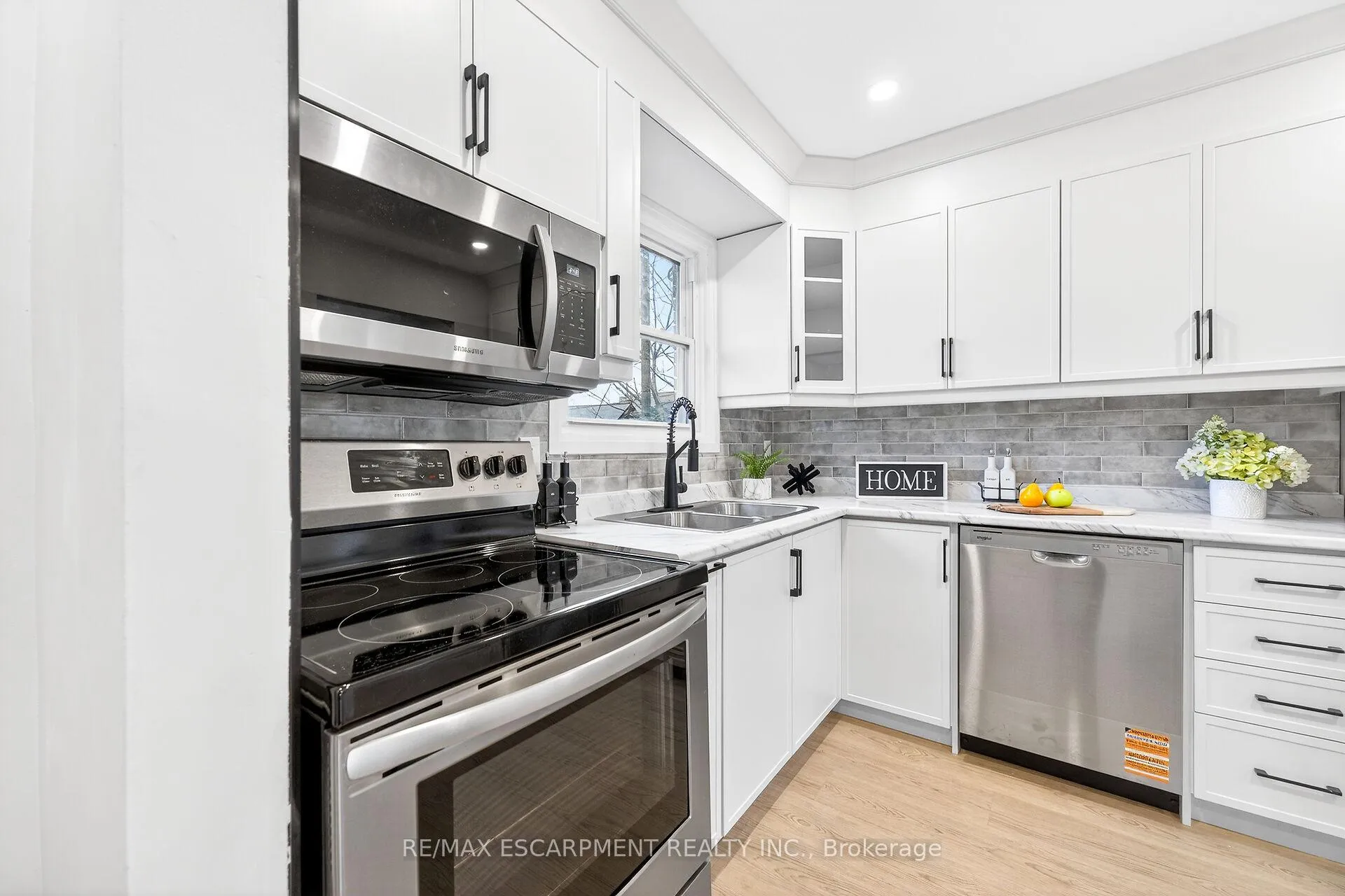 Photo 10 of Unit 5, 74 Ellis Avenue, Hamilton, Crown Point — HOMEH