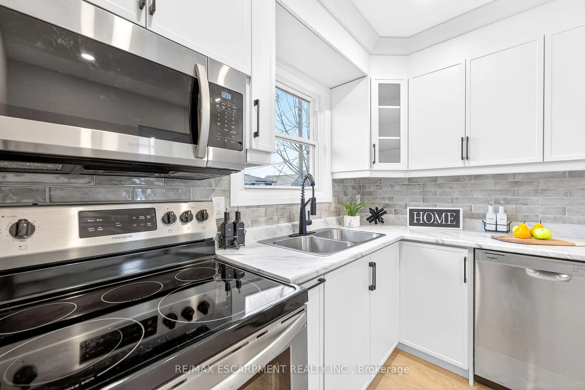 Photo 11 of Unit 5, 74 Ellis Avenue, Hamilton, Crown Point — HOMEH