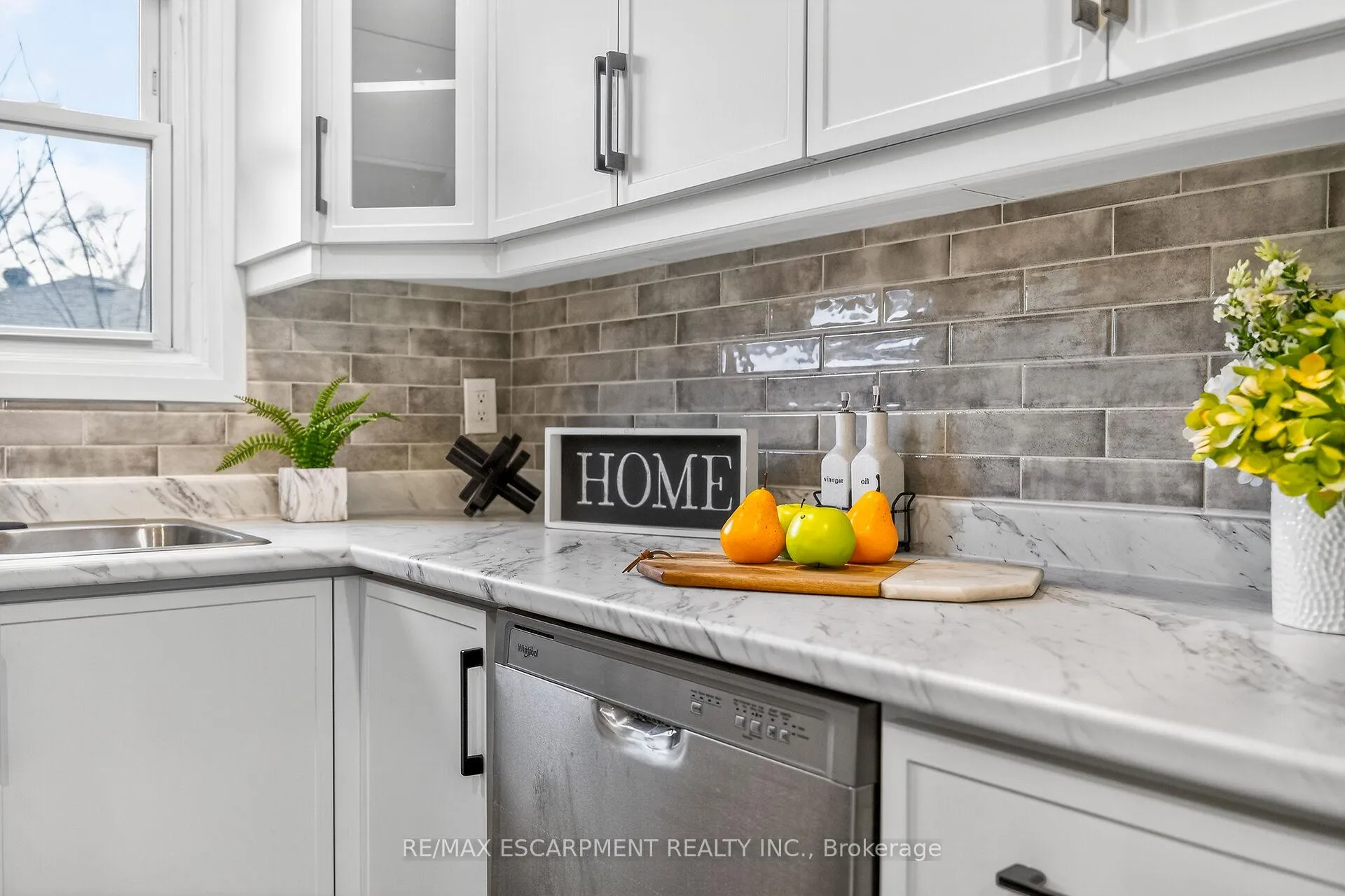 Photo 12 of Unit 5, 74 Ellis Avenue, Hamilton, Crown Point — HOMEH