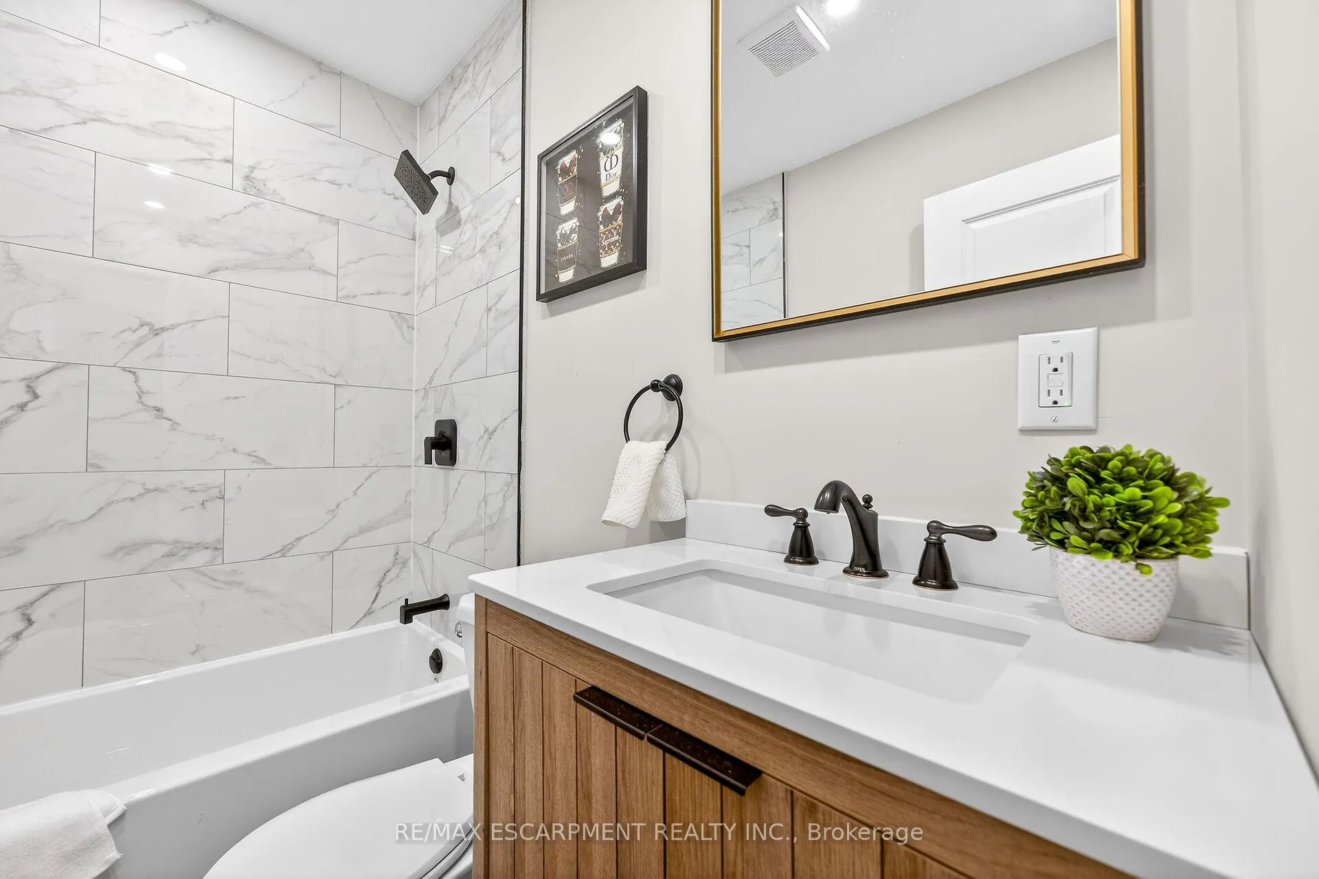 Photo 36 of Unit 5, 74 Ellis Avenue, Hamilton, Crown Point — HOMEH