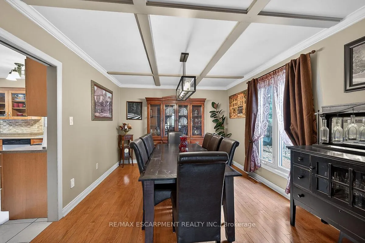 Photo 7 of 208 Meadowbrook Drive E, Hamilton, Ancaster — HOMEH