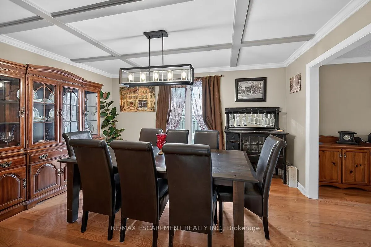Photo 8 of 208 Meadowbrook Drive E, Hamilton, Ancaster — HOMEH
