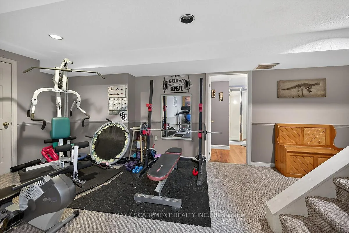 Photo 30 of 208 Meadowbrook Drive E, Hamilton, Ancaster — HOMEH