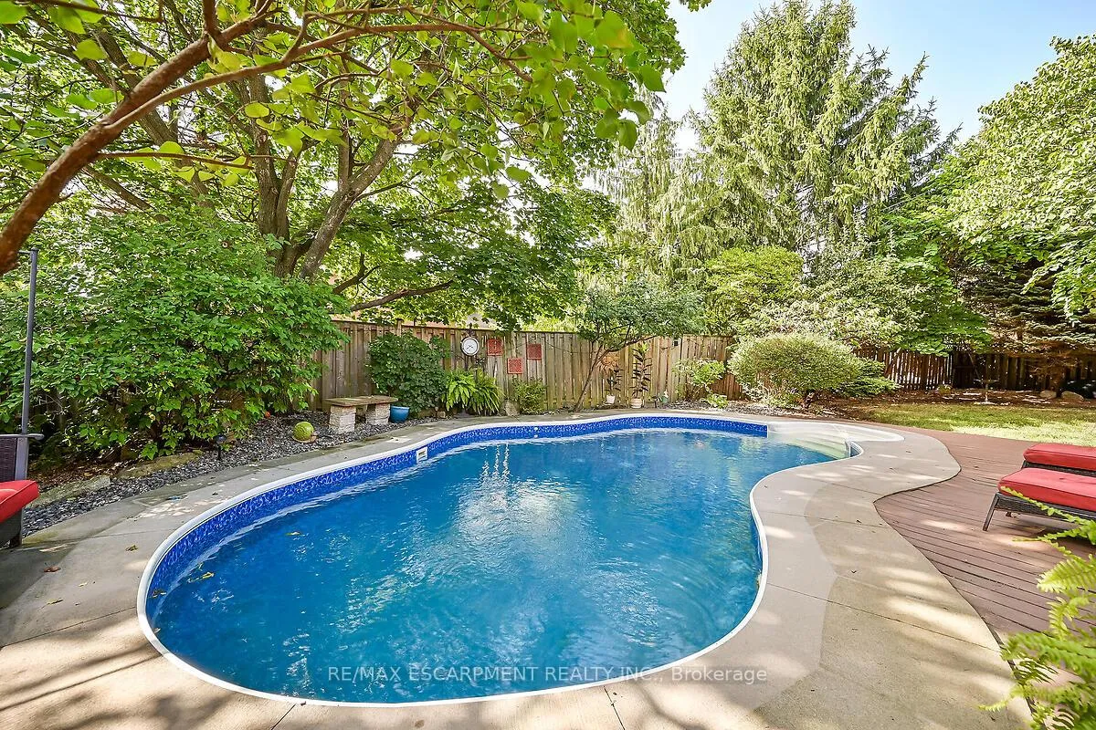 Photo 38 of 208 Meadowbrook Drive E, Hamilton, Ancaster — HOMEH