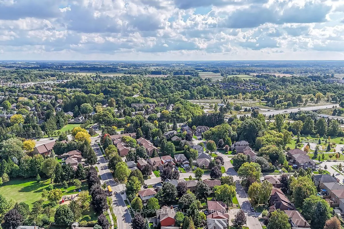 Photo 44 of 208 Meadowbrook Drive E, Hamilton, Ancaster — HOMEH