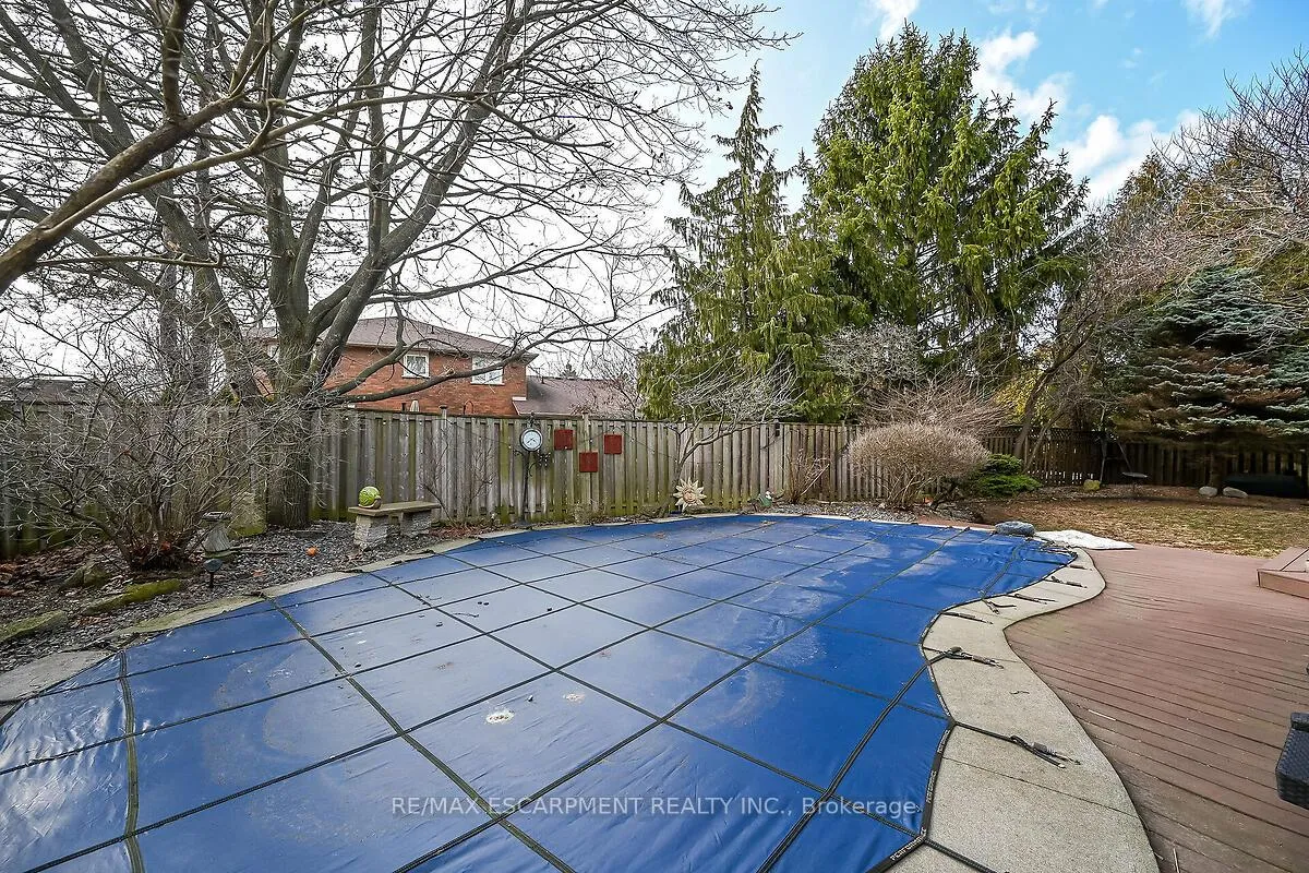 Photo 49 of 208 Meadowbrook Drive E, Hamilton, Ancaster — HOMEH
