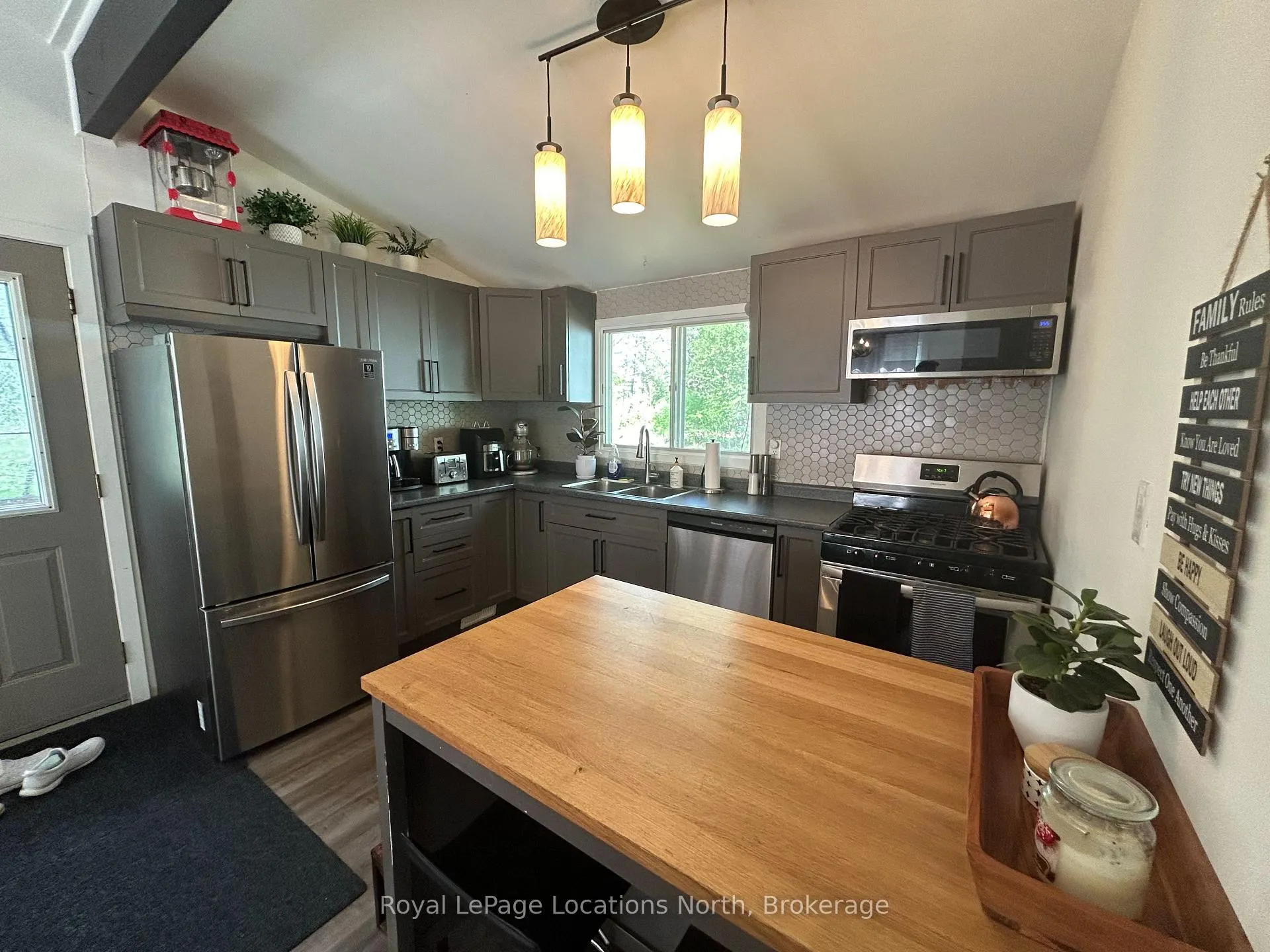 Photo 7 of 209840 Hwy 26, Blue Mountains — HOMEH