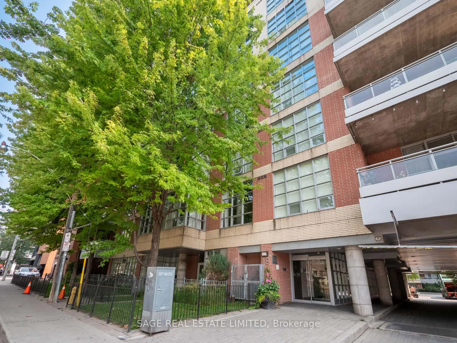Photo 2 of Unit 101, 19 Brant Street W, Toronto, Waterfront Communities — HOMEH