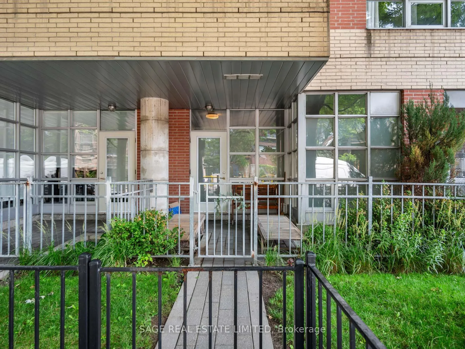 Photo 4 of Unit 101, 19 Brant Street W, Toronto, Waterfront Communities — HOMEH
