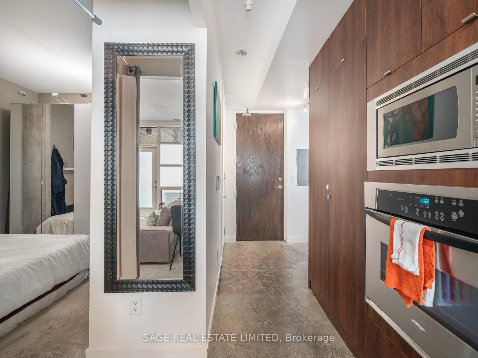 Photo 10 of Unit 101, 19 Brant Street W, Toronto, Waterfront Communities — HOMEH