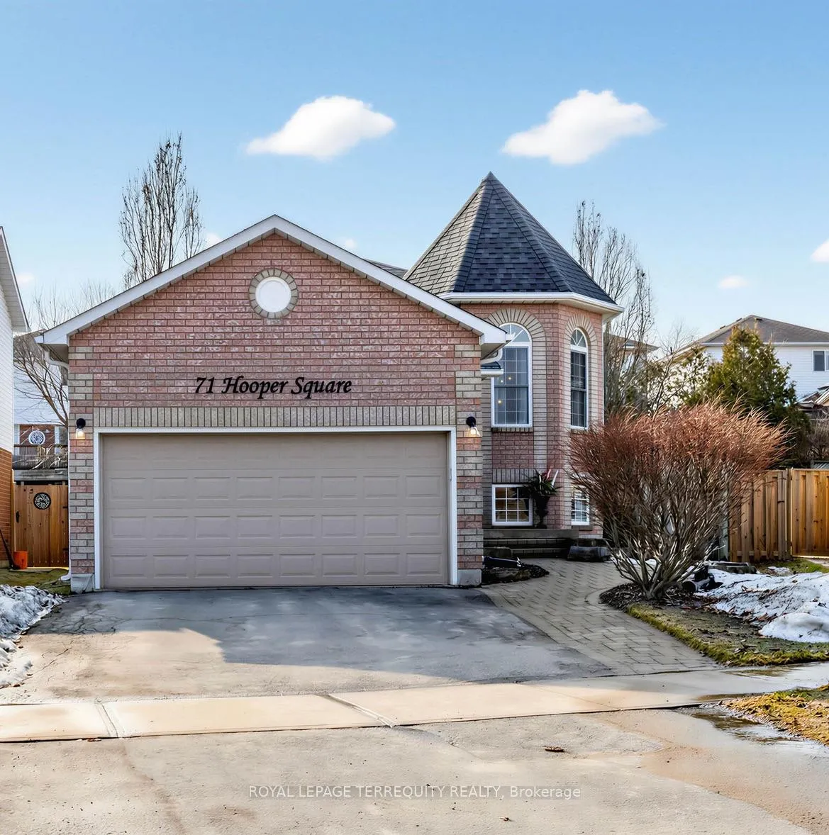 Photo 1 of 71 Hooper Square, Clarington, Bowmanville — HOMEH