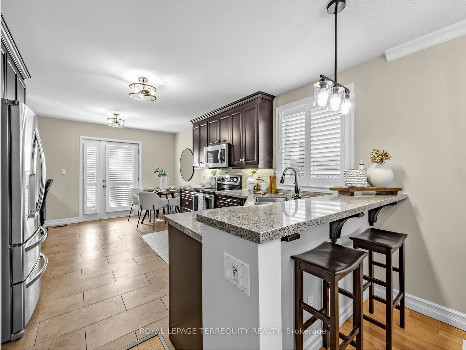 Photo 10 of 71 Hooper Square, Clarington, Bowmanville — HOMEH