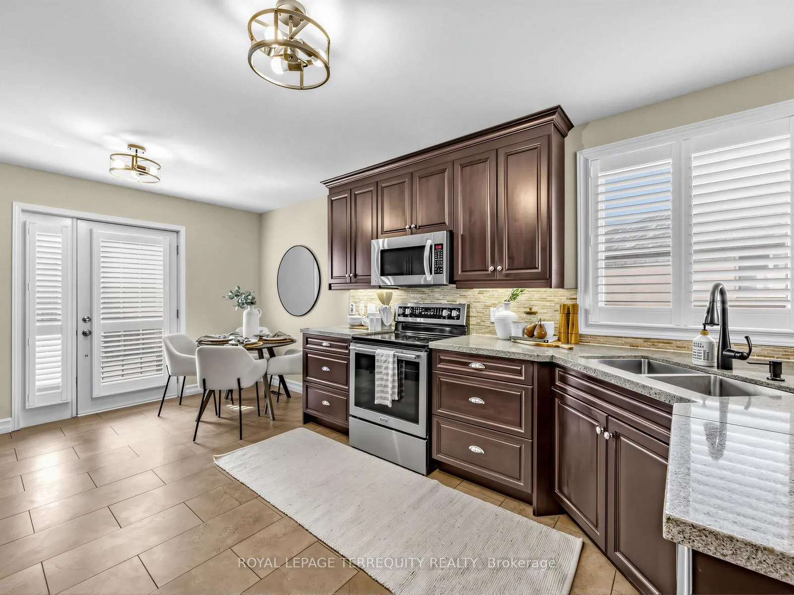 Photo 11 of 71 Hooper Square, Clarington, Bowmanville — HOMEH