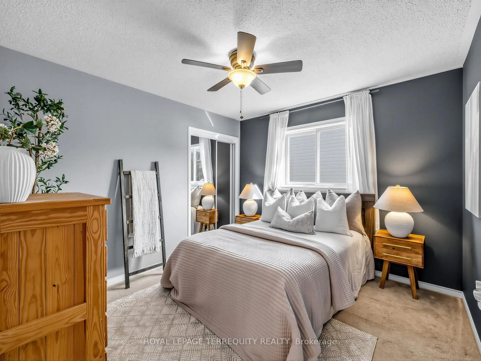 Photo 19 of 71 Hooper Square, Clarington, Bowmanville — HOMEH