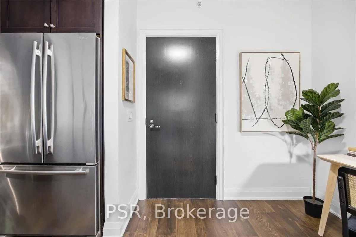 Photo 4 of Unit 422, 11 Bronte Road, Oakville, Bronte — HOMEH