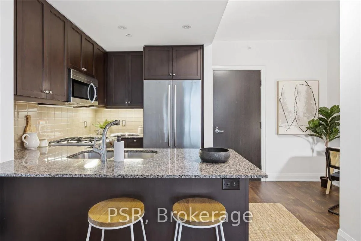 Photo 7 of Unit 422, 11 Bronte Road, Oakville, Bronte — HOMEH