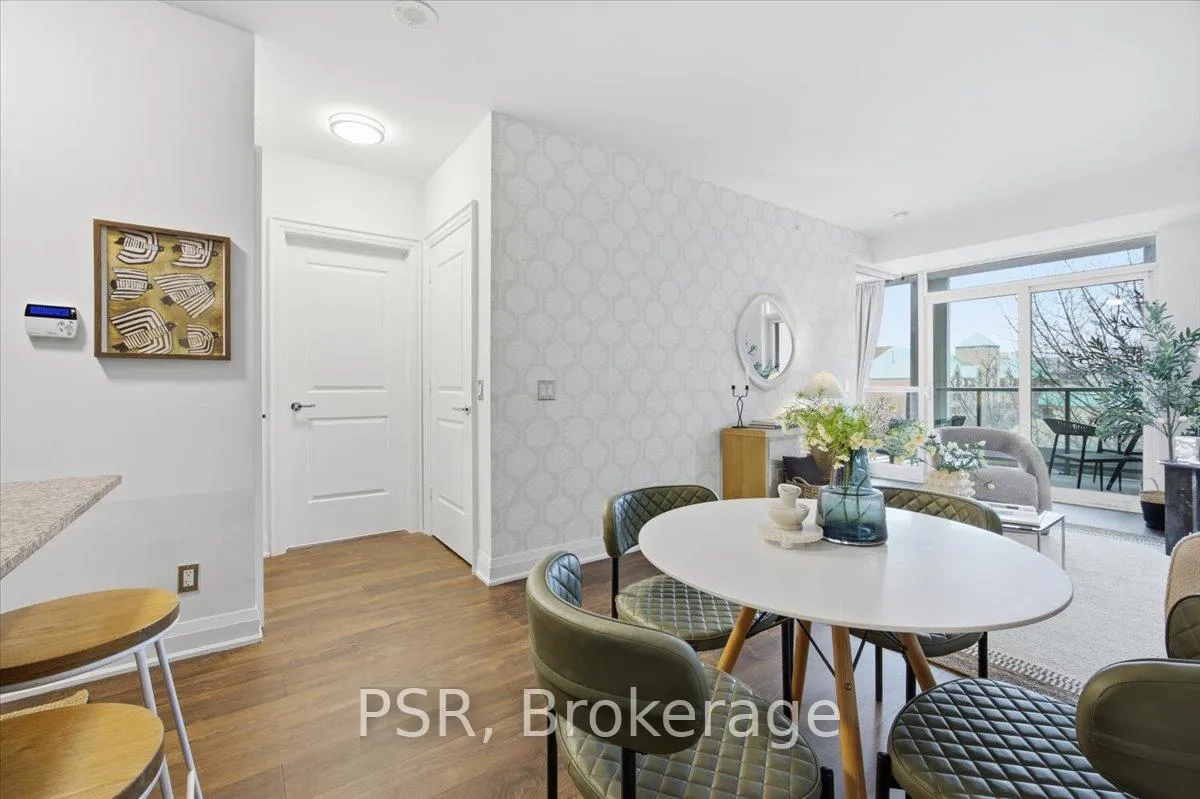 Photo 10 of Unit 422, 11 Bronte Road, Oakville, Bronte — HOMEH