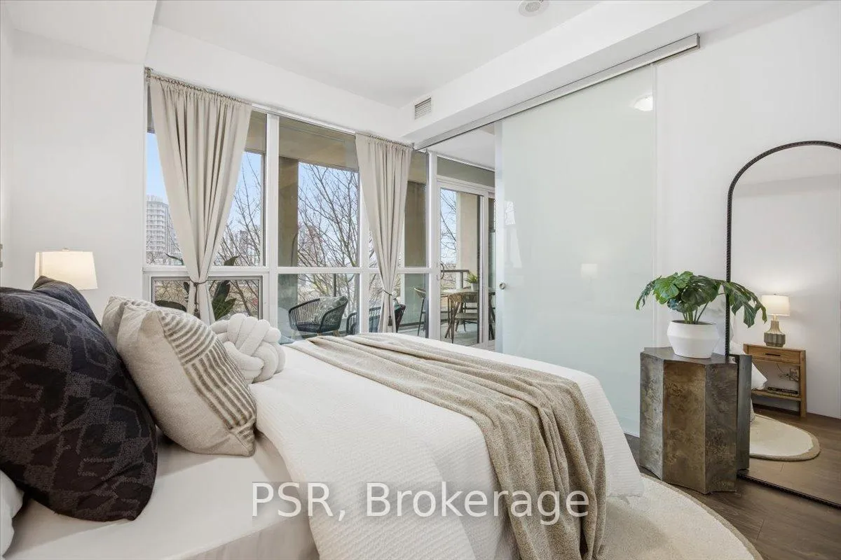 Photo 17 of Unit 422, 11 Bronte Road, Oakville, Bronte — HOMEH