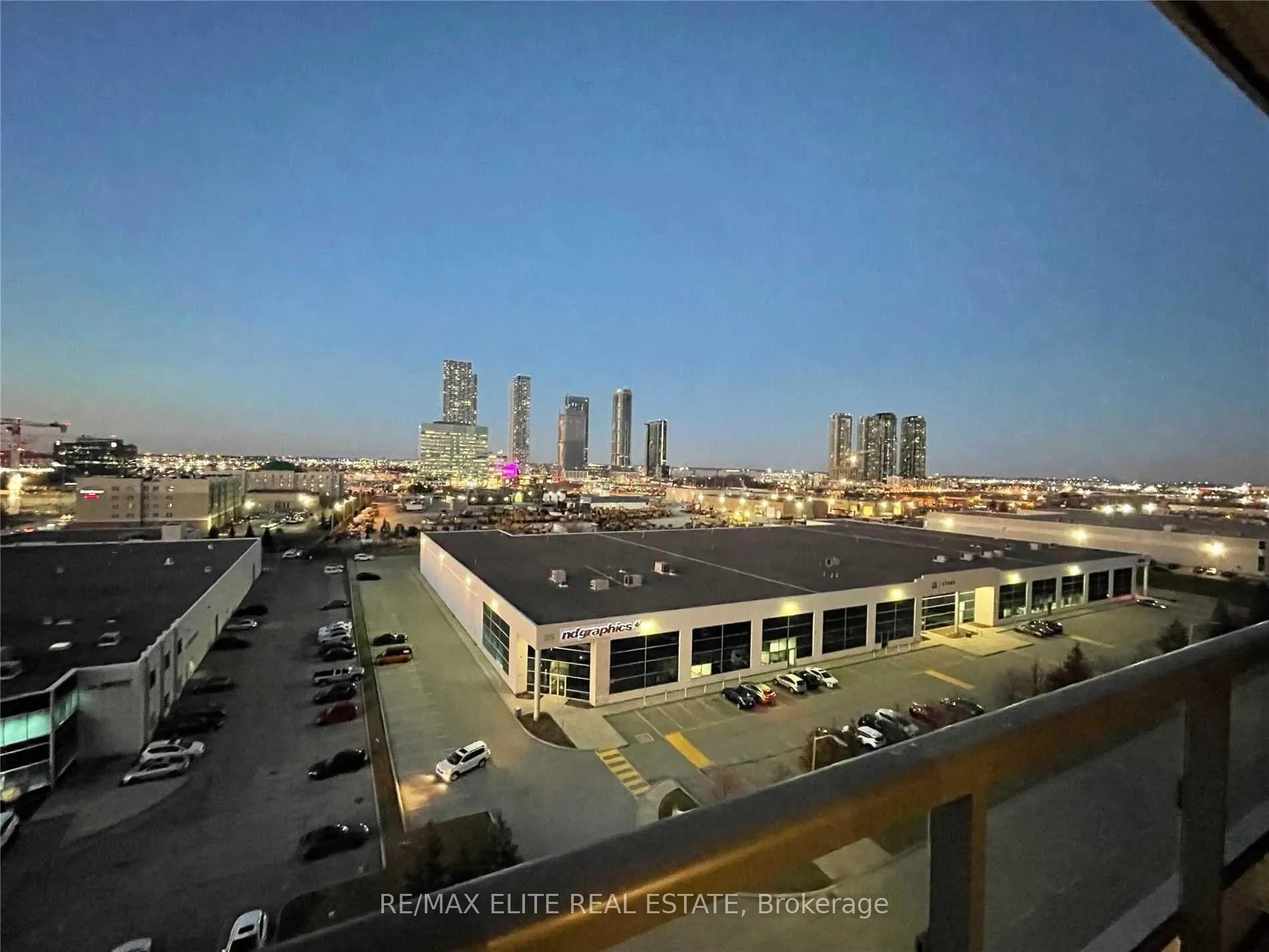 Photo 8 of Unit 917, 10 Honeycrisp Crescent, Vaughan, Vaughan Corporate Centre — HOMEH