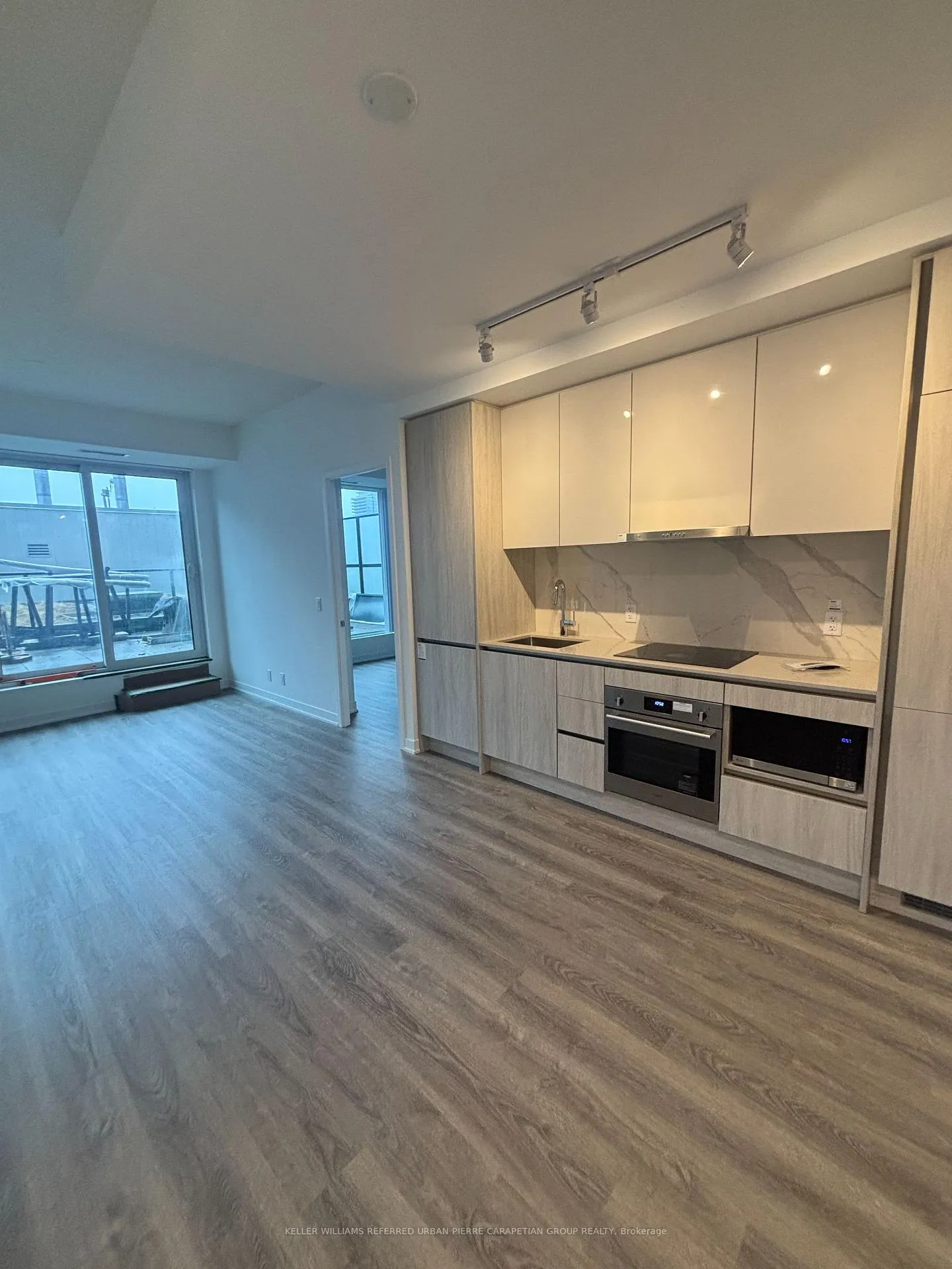Photo 5 of Unit 1103, 180 Front Street E, Toronto, Moss Park — HOMEH