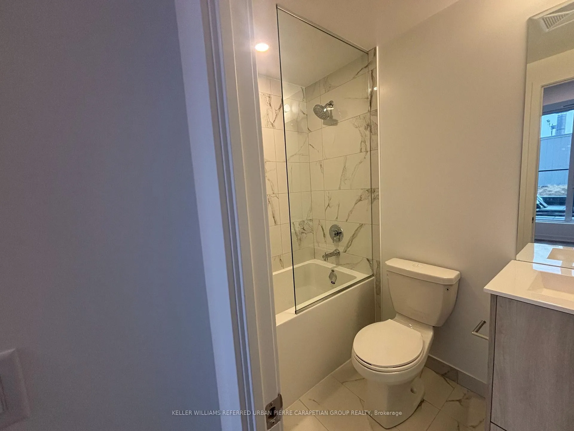 Photo 8 of Unit 1103, 180 Front Street E, Toronto, Moss Park — HOMEH