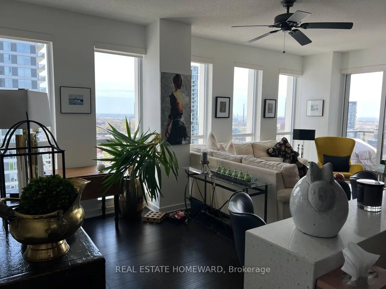 Photo 9 of Unit 2102, 170 Sumach Street, Toronto, Regent Park — HOMEH