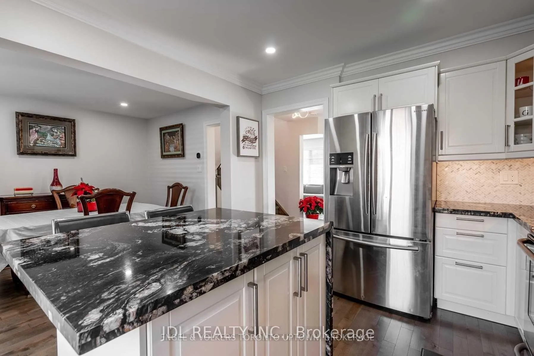 Photo 5 of 62 Ian Drive, Georgina, Keswick South — HOMEH