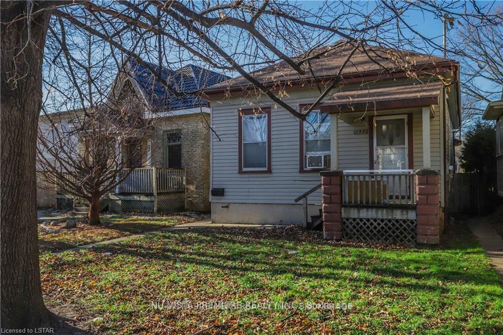Front of Unit Lower, 132 Wharncliffe Road N