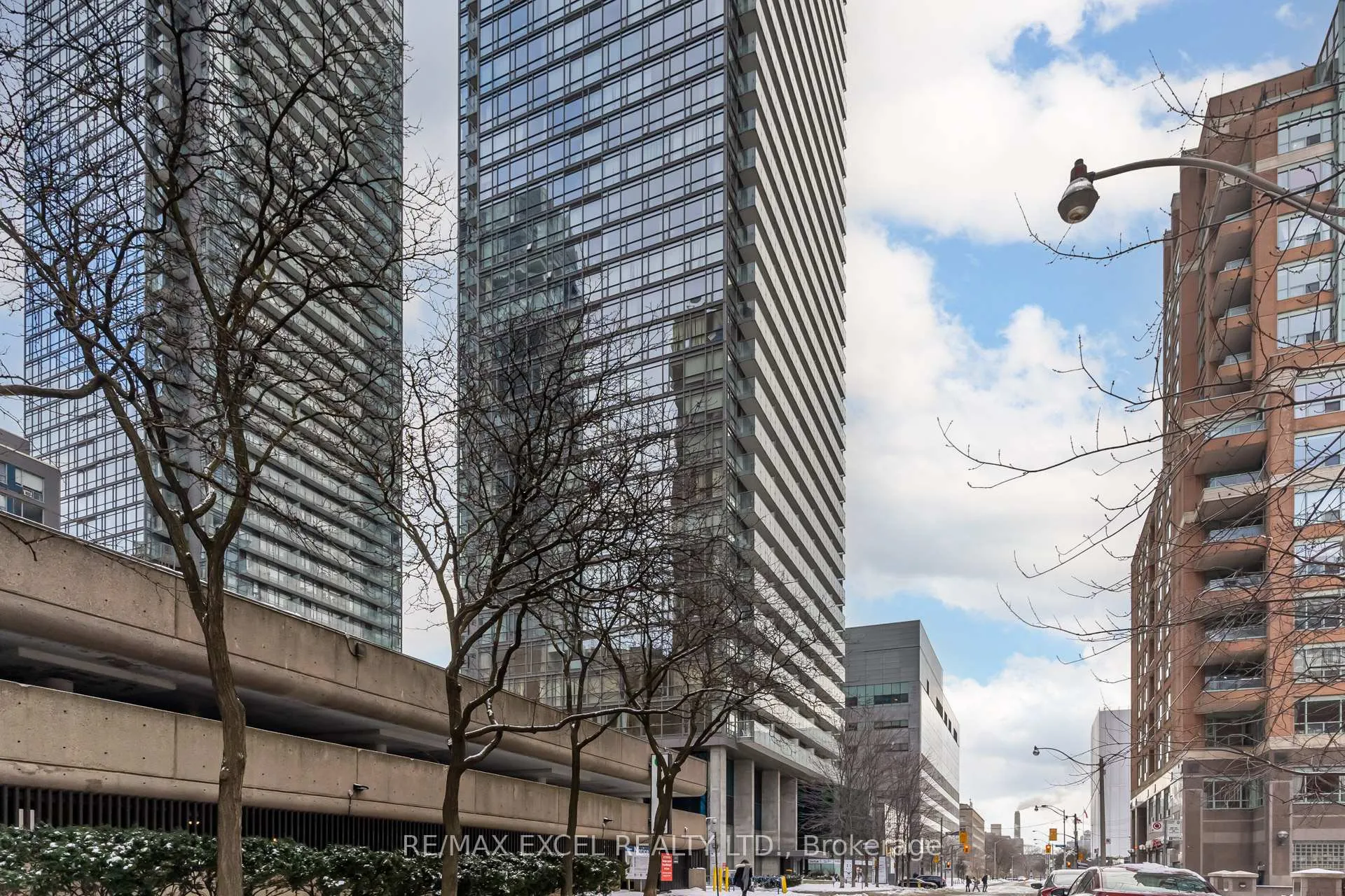 Photo 2 of Unit 2806, 37 Grosvenor Street, Toronto, Bay Street Corridor — HOMEH