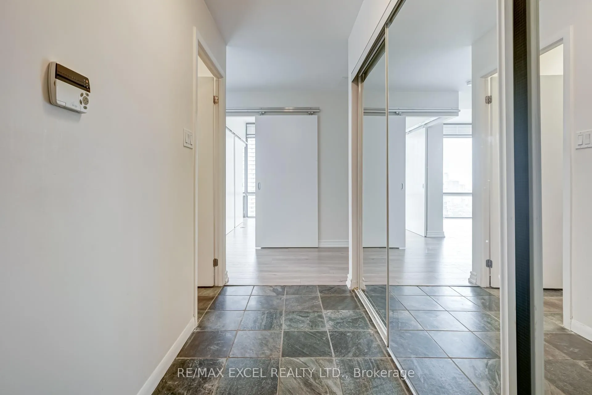 Photo 6 of Unit 2806, 37 Grosvenor Street, Toronto, Bay Street Corridor — HOMEH