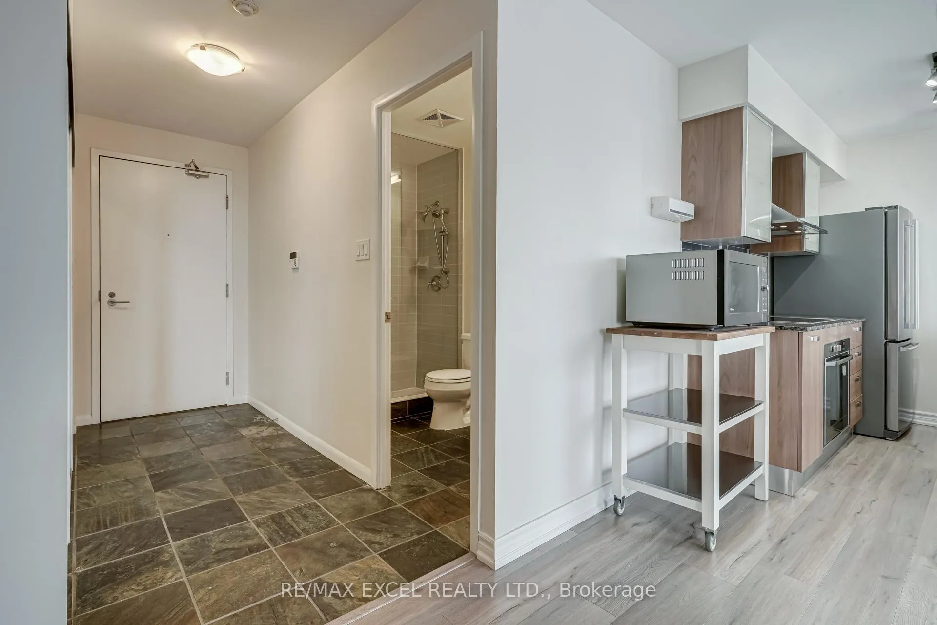 Photo 7 of Unit 2806, 37 Grosvenor Street, Toronto, Bay Street Corridor — HOMEH