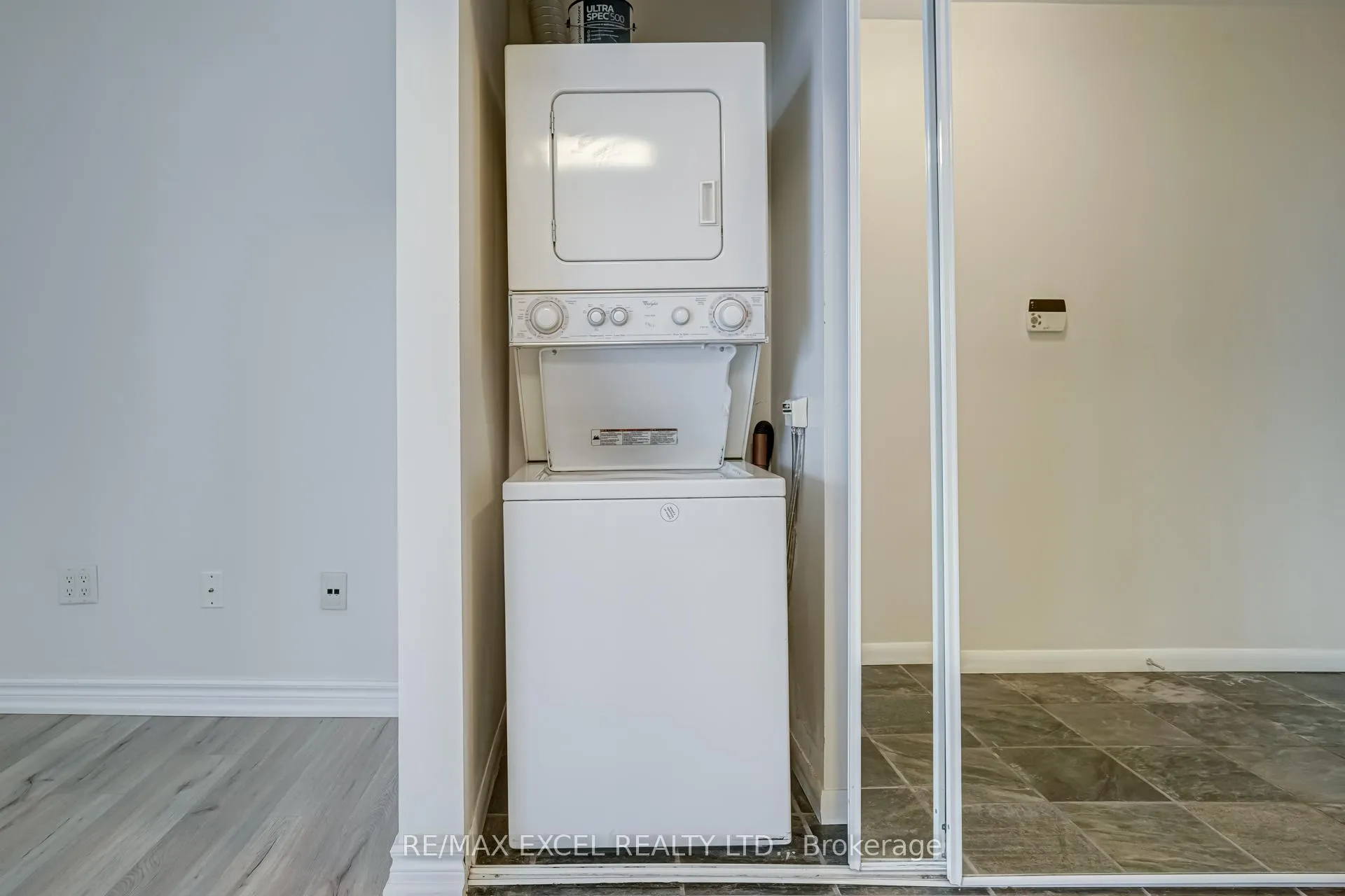 Photo 8 of Unit 2806, 37 Grosvenor Street, Toronto, Bay Street Corridor — HOMEH