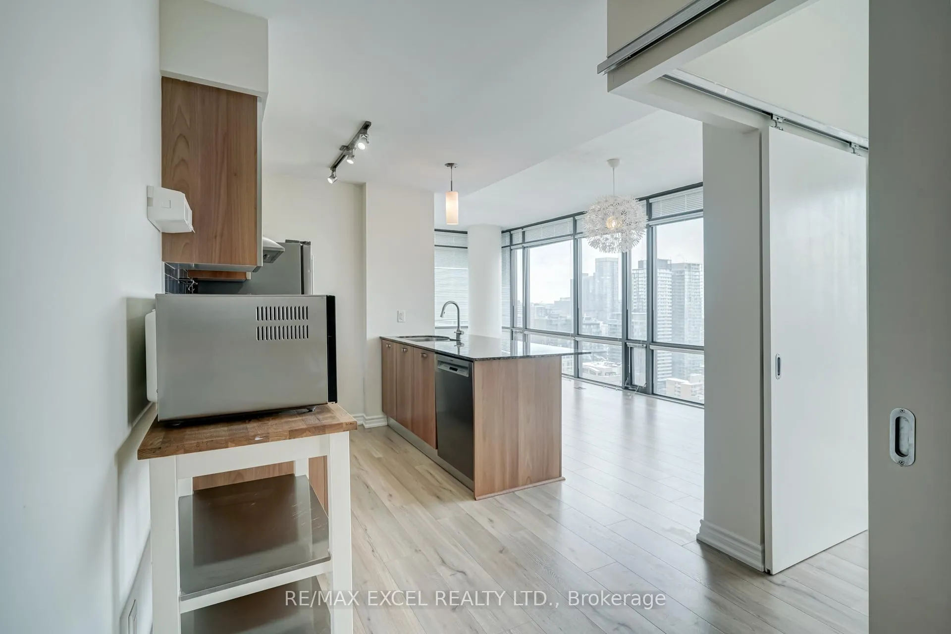 Photo 11 of Unit 2806, 37 Grosvenor Street, Toronto, Bay Street Corridor — HOMEH