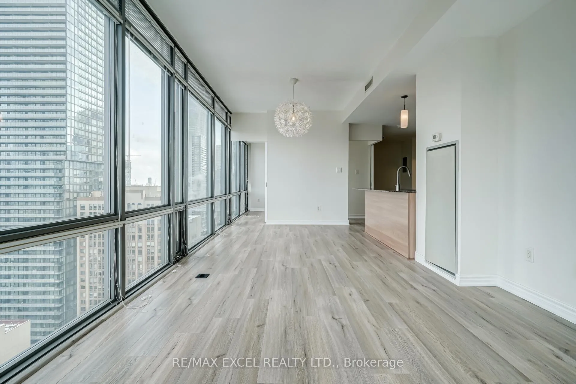 Photo 19 of Unit 2806, 37 Grosvenor Street, Toronto, Bay Street Corridor — HOMEH