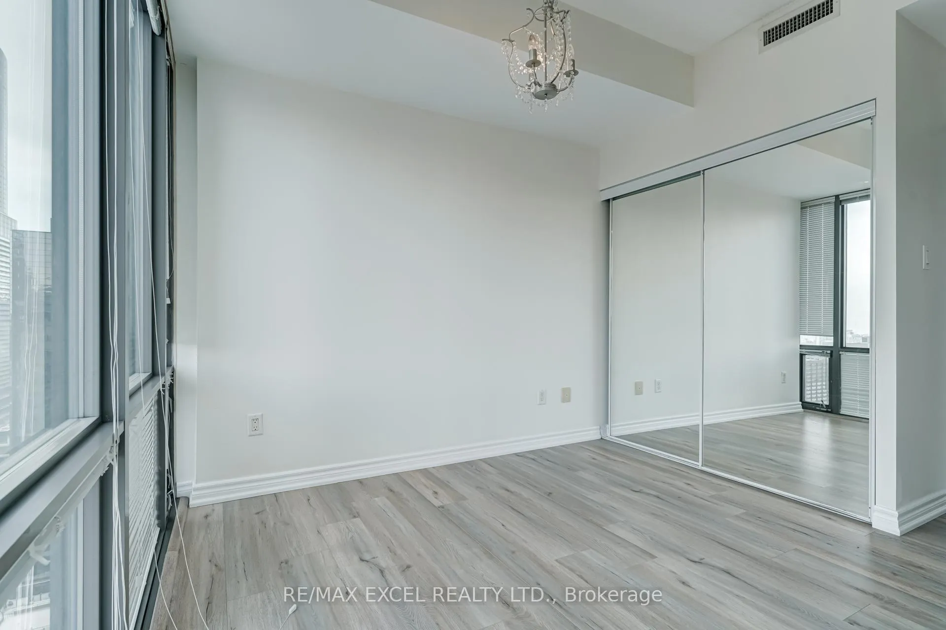 Photo 24 of Unit 2806, 37 Grosvenor Street, Toronto, Bay Street Corridor — HOMEH