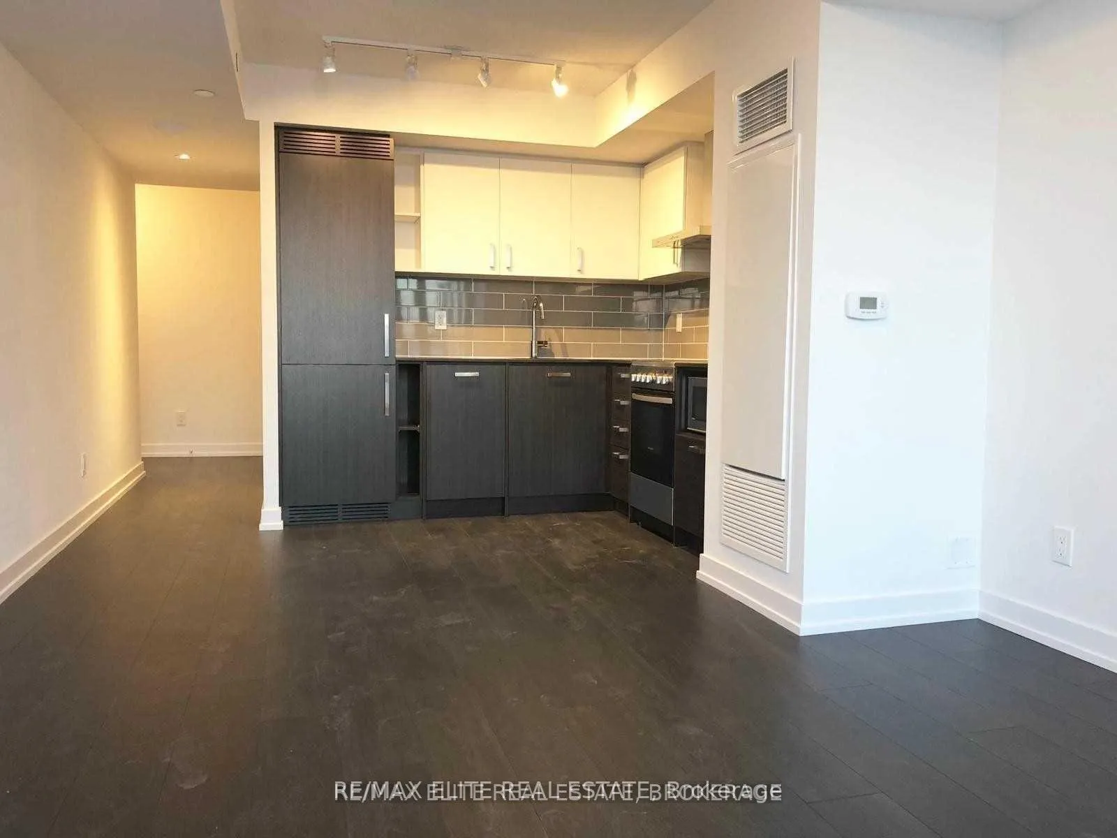 Photo 2 of Unit 1012, 125 Redpath Avenue, Toronto, Mount Pleasant West — HOMEH