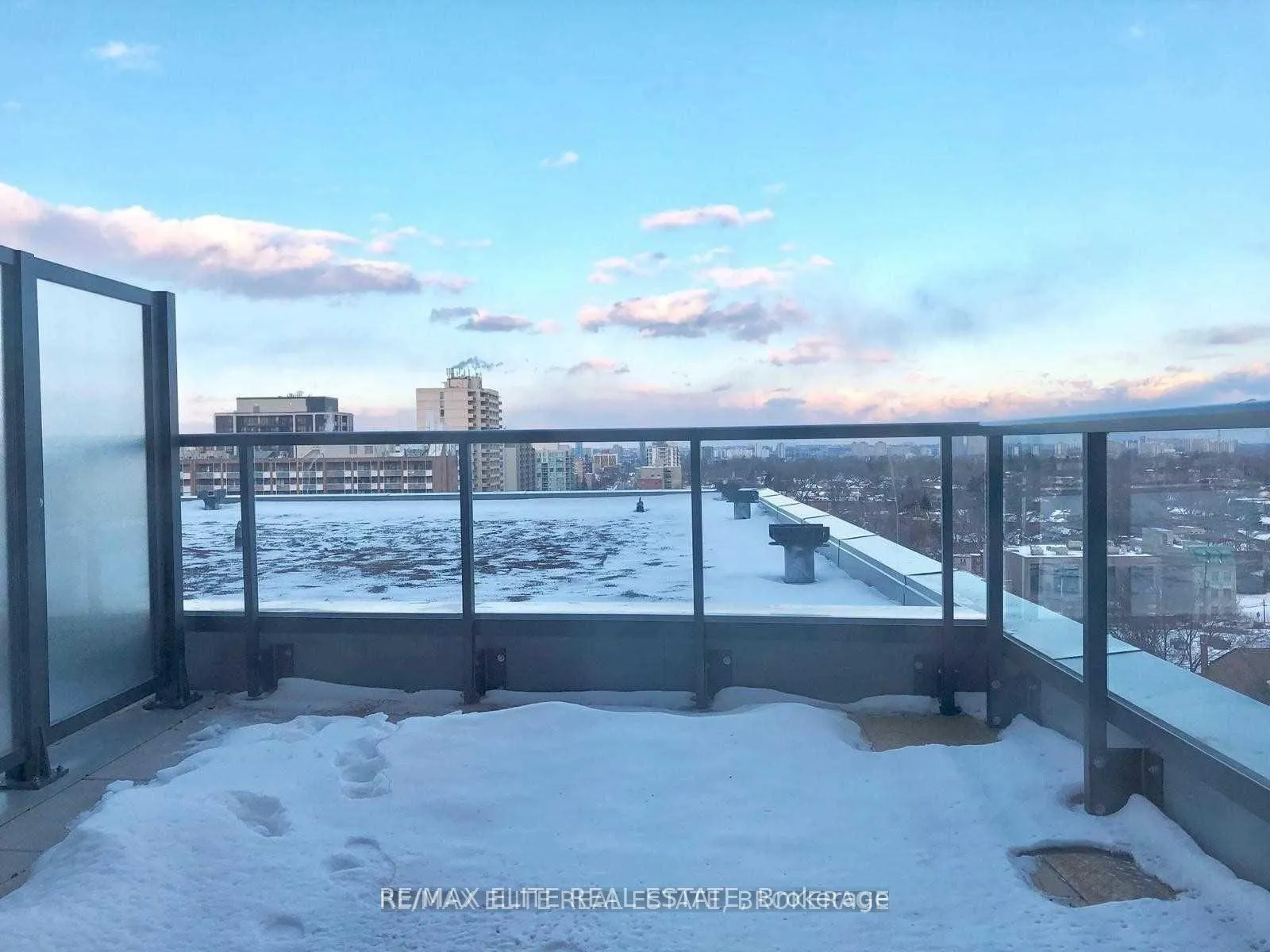 Photo 6 of Unit 1012, 125 Redpath Avenue, Toronto, Mount Pleasant West — HOMEH