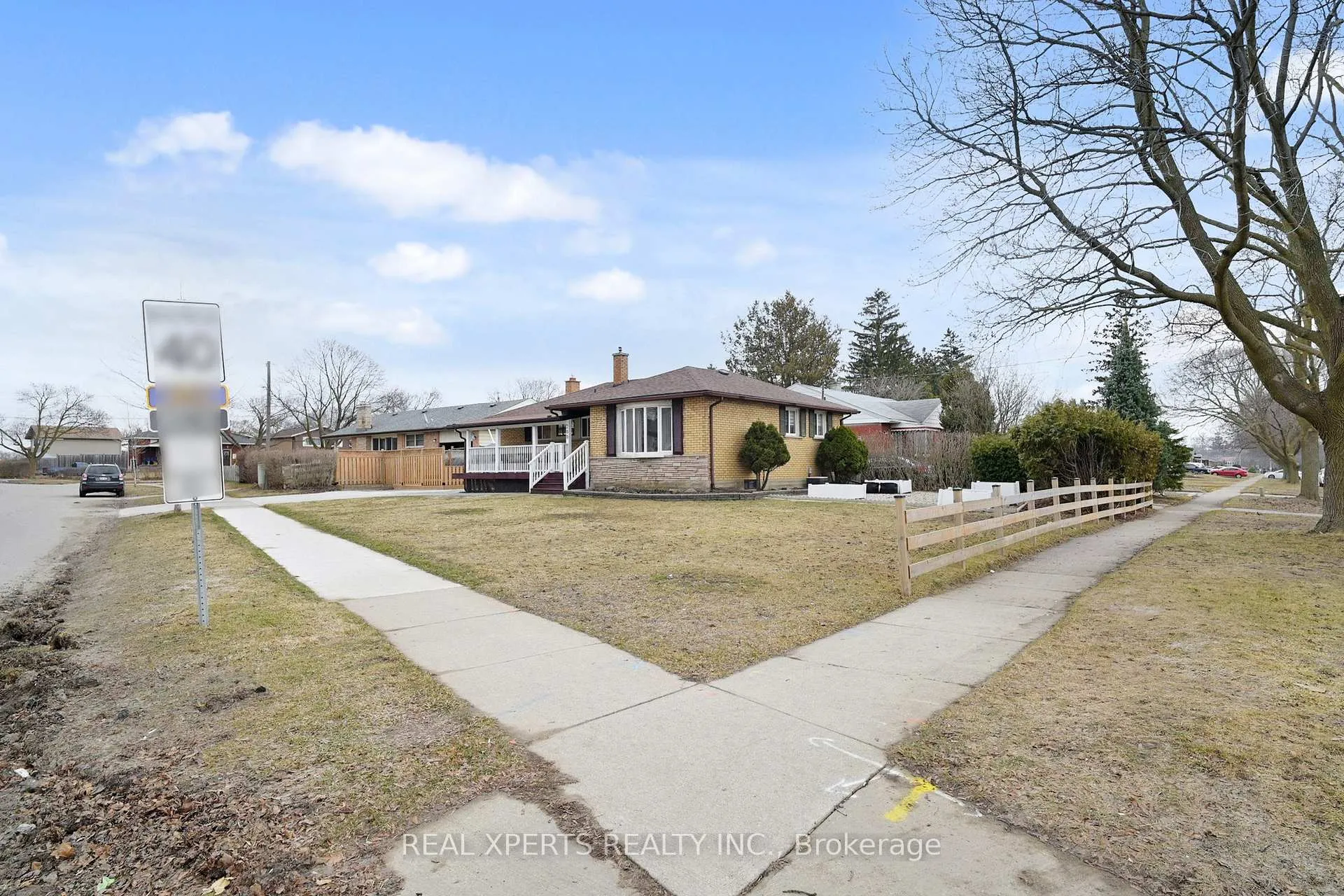 Photo 2 of 200 Rosemount Drive, Kitchener, Rosemount — HOMEH